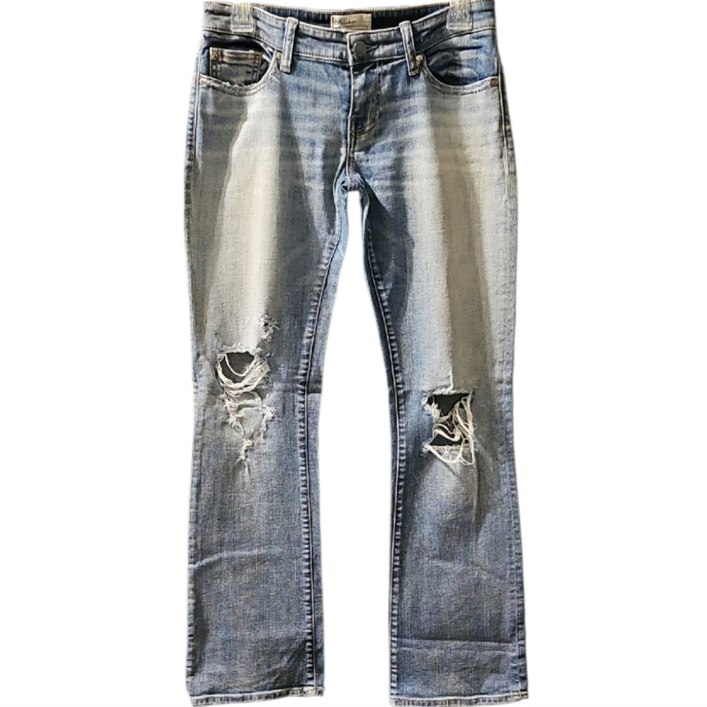 BKE Stella Distressed Bootcut Jeans. Women's Size: Waist 26x30.5 Inseam.